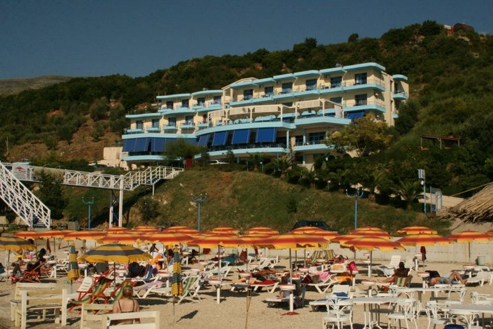 Rexhina Hotel 