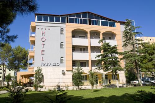 Rafaelo Hotel 